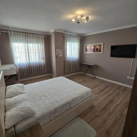 Apartment Muli 1 Bedroom *